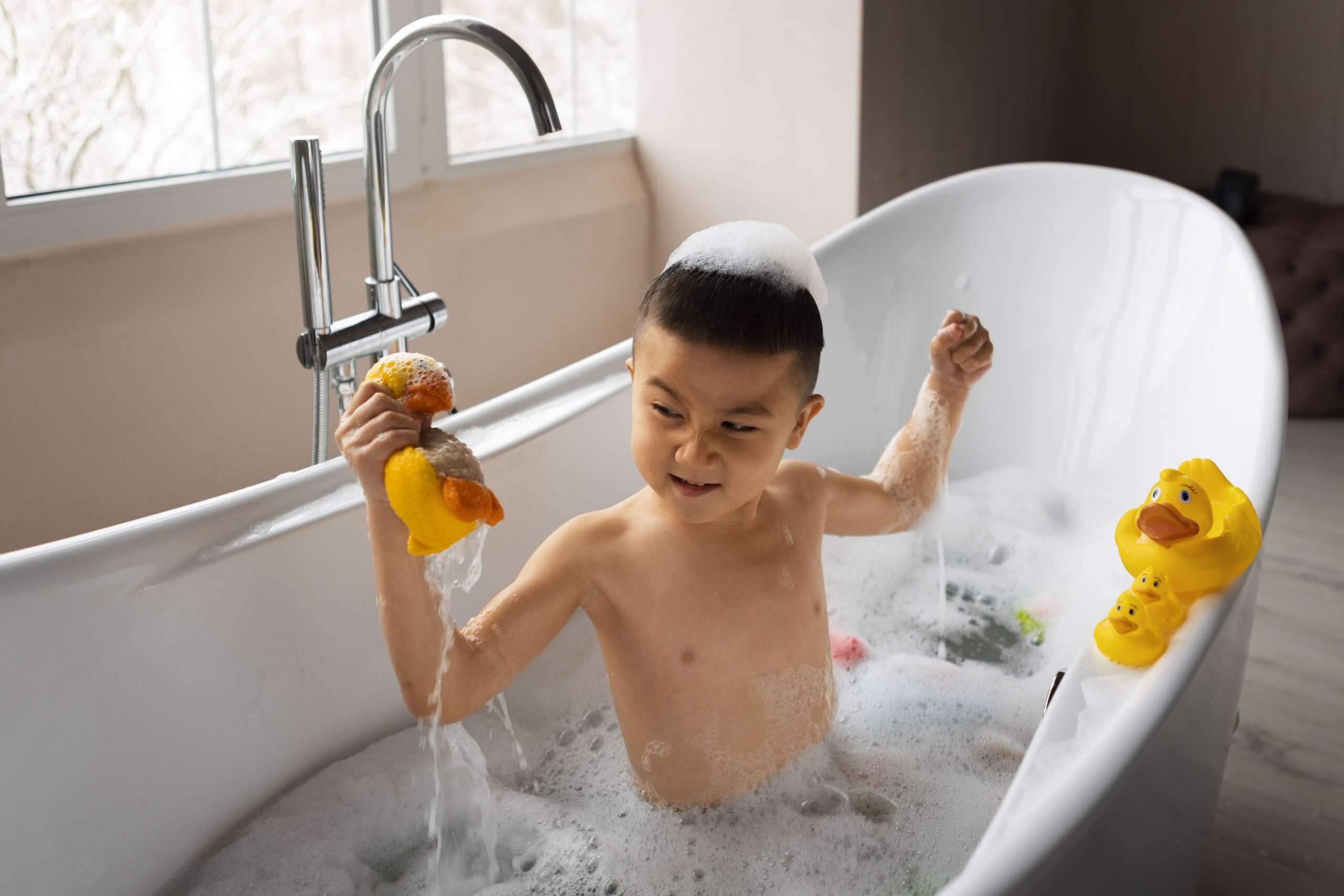 Đắm mình trong bồn tắm cao cấp TOTO